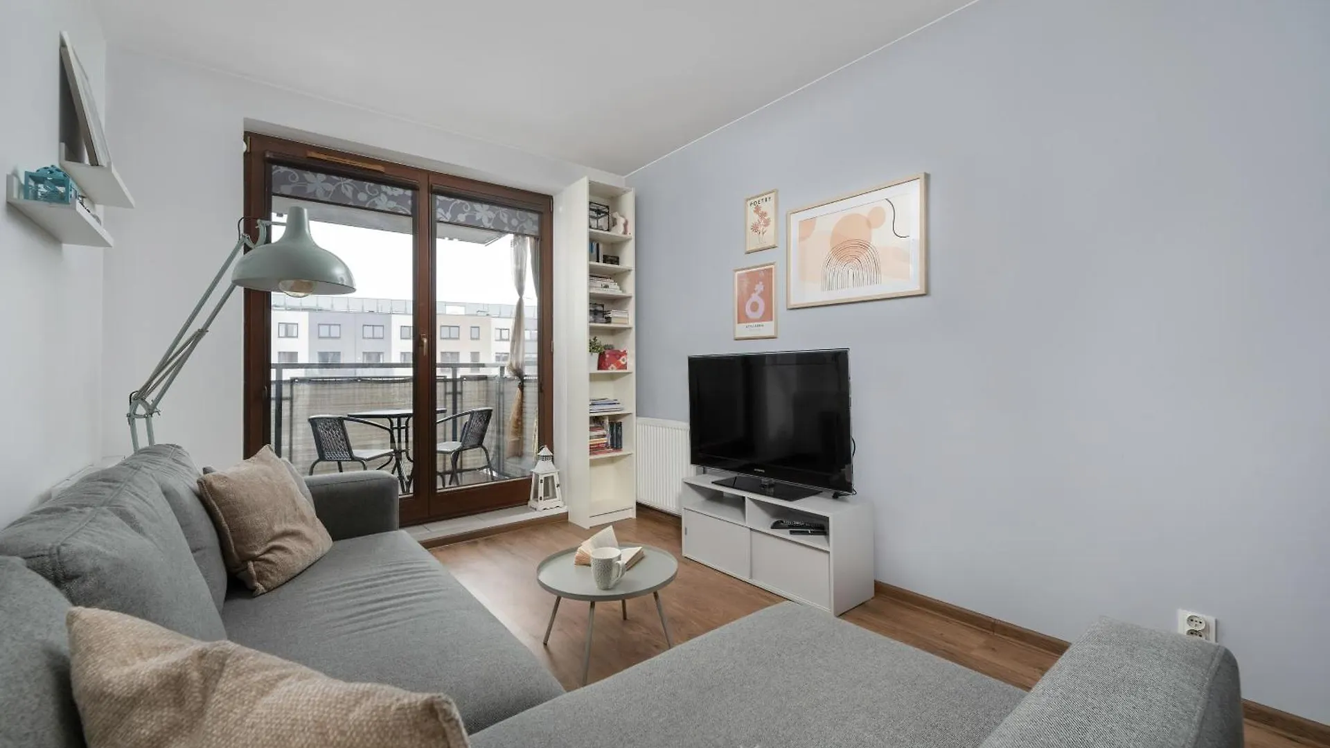 Modern Apartment With Balcony In Wroclaw By Noclegi Renters