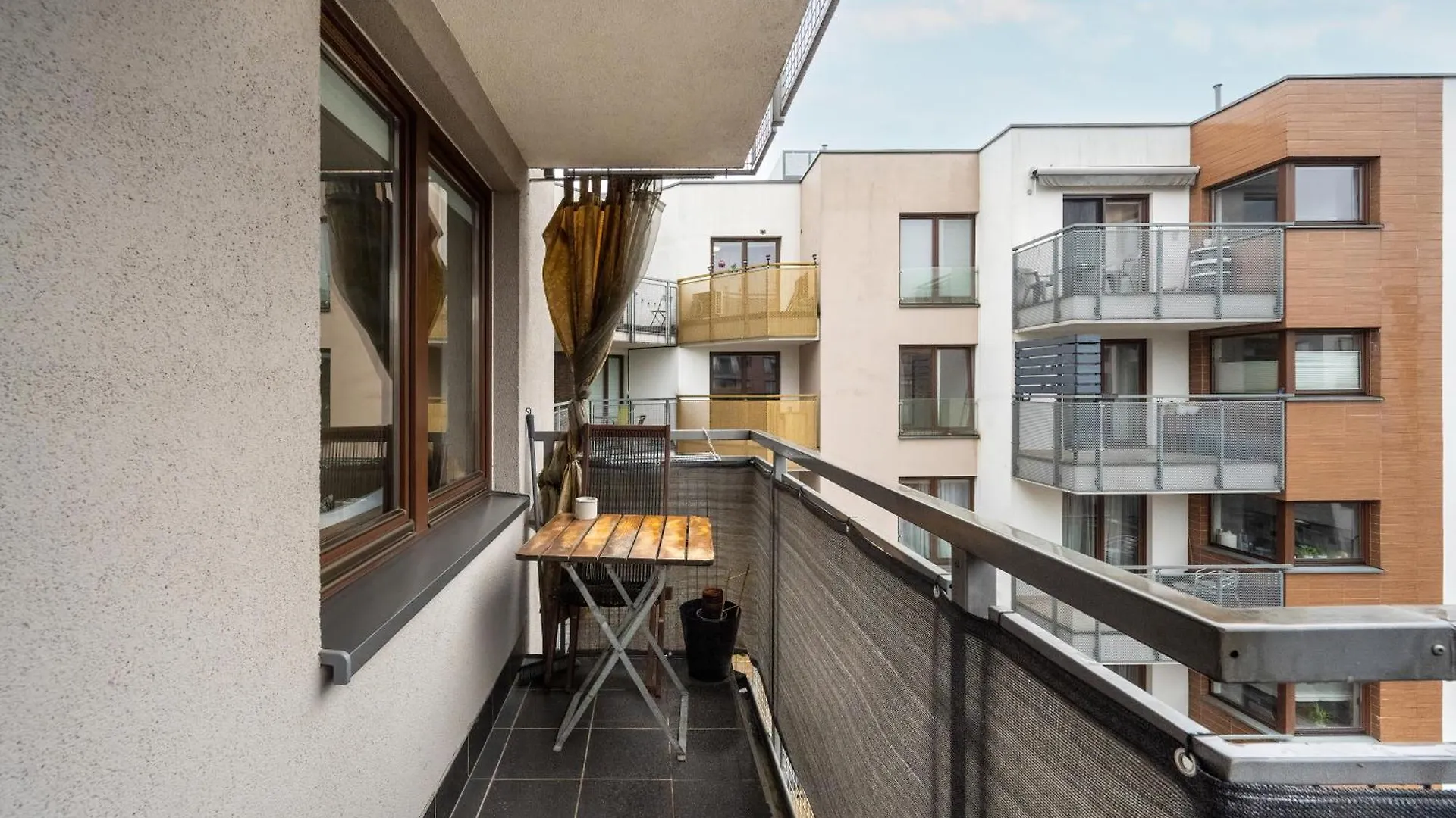 Modern Apartment With Balcony In Wroclaw By Noclegi Renters